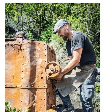 Démonstration de rivetage à l'ancienne